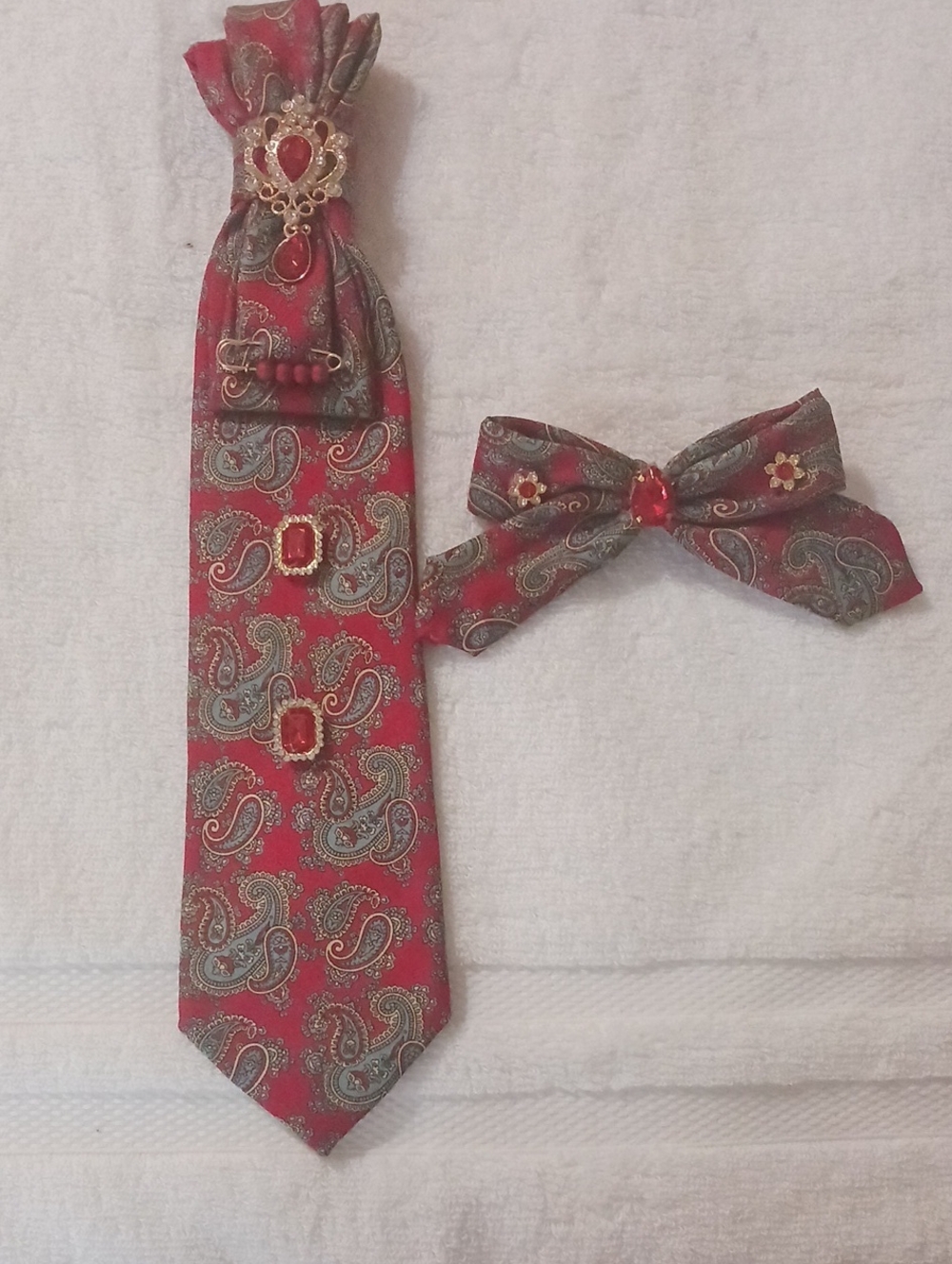 Red Paisley Men's Tie and Bow Set with Decorative Accents